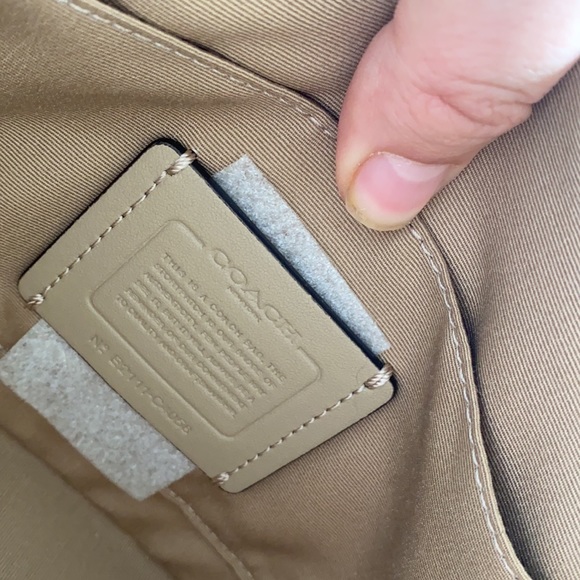 NWT Coach Saddle Vanilla Creme Leather Horse & Carriage Crossbody Bag - Picture 8 of 9